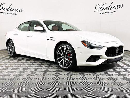 2023 Maserati Ghibli Modena Q4