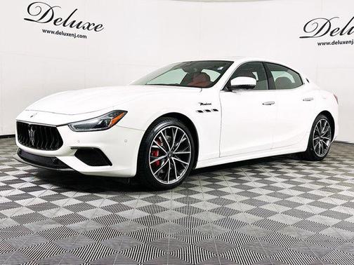 2023 Maserati Ghibli Modena Q4