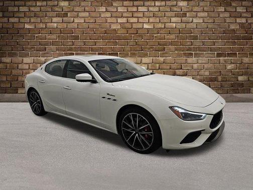 2023 Maserati Ghibli Modena Q4