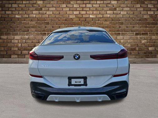 Mineral White Metallic 2022 BMW X6 xDrive40i