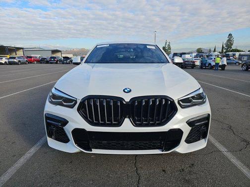 Mineral White Metallic 2022 BMW X6 xDrive40i