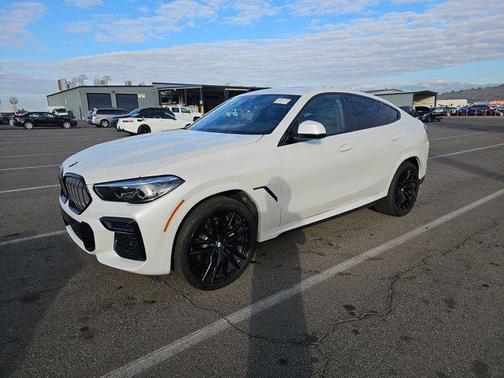 Mineral White Metallic 2022 BMW X6 xDrive40i