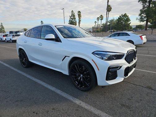Mineral White Metallic 2022 BMW X6 xDrive40i