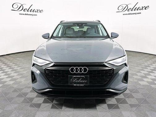 2024 Audi Q8 e-tron Premium Plus