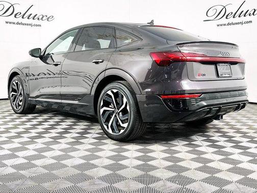 2024 Audi Q8 e-tron Prestige