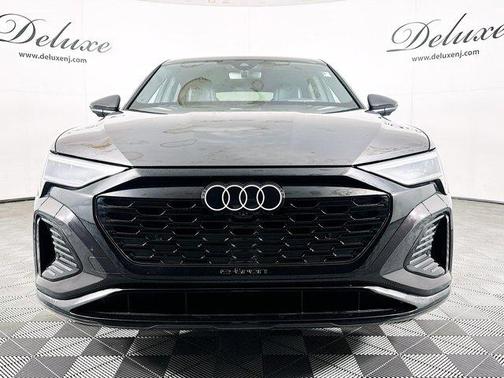 2024 Audi Q8 e-tron Prestige