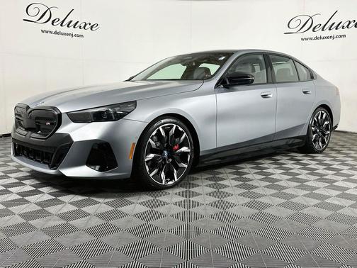 Frozen Pure Grey Metallic 2024 BMW i5 M60