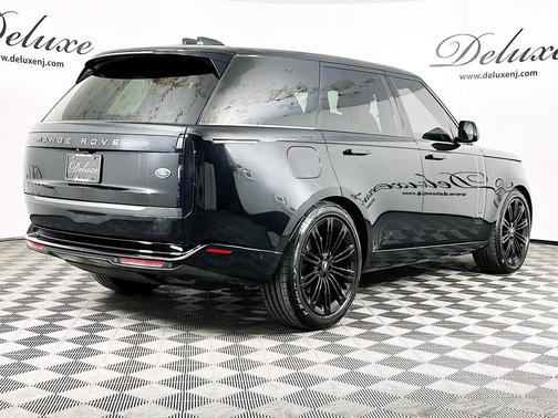 Santorini Black Metallic 2023 Land Rover Range Rover SE
