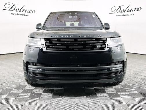 Santorini Black Metallic 2023 Land Rover Range Rover SE