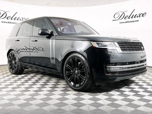 Santorini Black Metallic 2023 Land Rover Range Rover SE