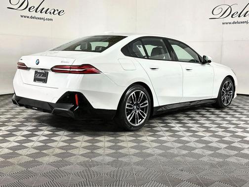 Alpine White 2024 BMW 530 530i xDrive