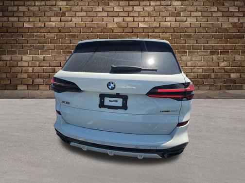Alpine White 2024 BMW X5 xDrive40i