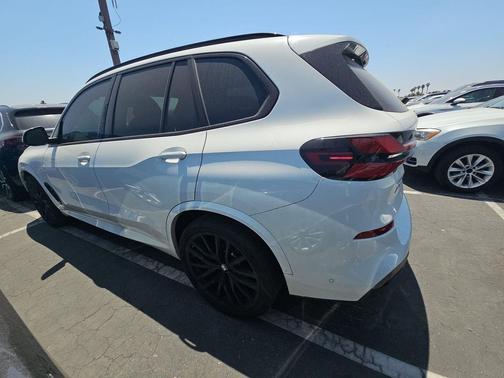 Alpine White 2024 BMW X5 xDrive40i