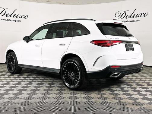 Polar White 2025 Mercedes-Benz GLC 300 4MATIC