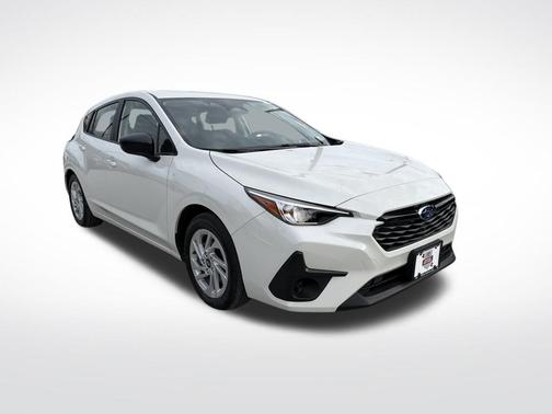 Crystal White Pearl 2025 Subaru Impreza