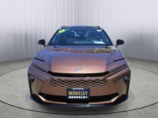 2025 Toyota Crown Signia LIMITED