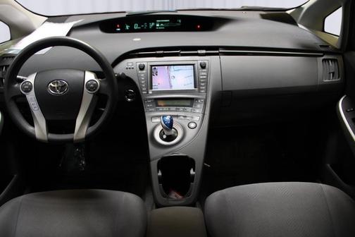 2010 Toyota Prius III