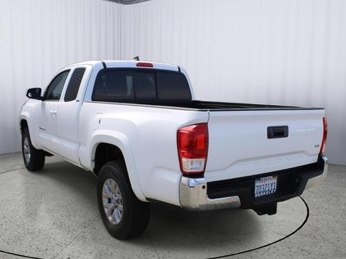2016 Toyota Tacoma SR5