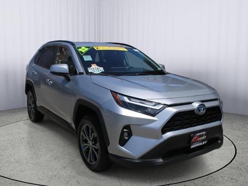 2022 Toyota RAV4 Hybrid XLE Premium