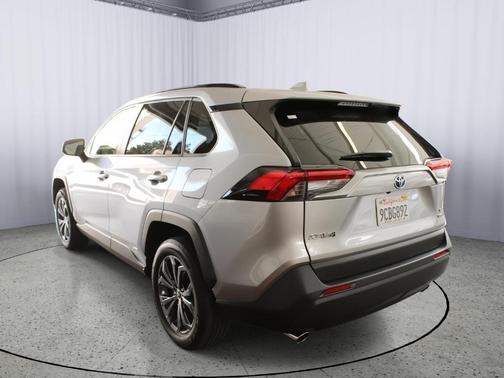 2022 Toyota RAV4 Hybrid XLE Premium