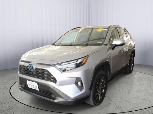 2022 Toyota RAV4 Hybrid XLE Premium