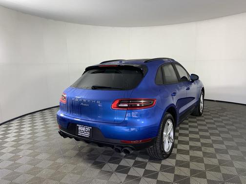 2018 Porsche Macan Sport Edition