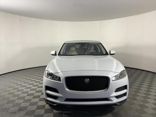 2017 Jaguar F-PACE 35t Premium