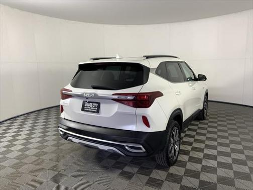 2023 Kia Seltos EX