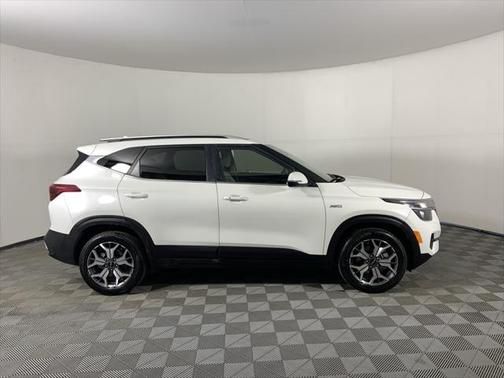 2023 Kia Seltos EX