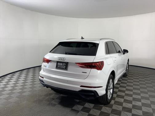 2021 Audi Q3 45 S line Premium