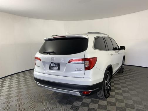 2022 Honda Pilot AWD Elite