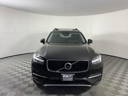 2019 Volvo XC90 T6 Momentum