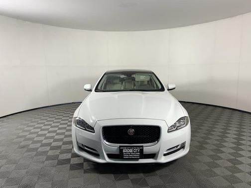 2016 Jaguar XJ XJ R-Sport