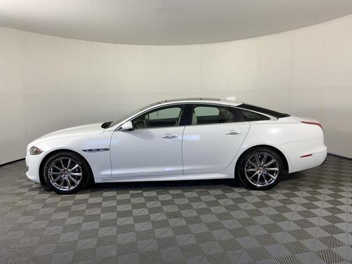 2016 Jaguar XJ XJ R-Sport