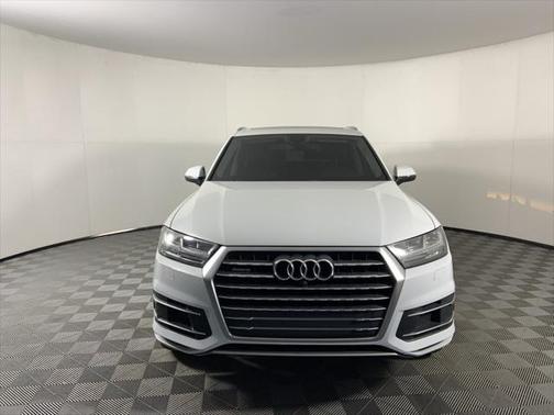 2019 Audi Q7 45 Premium Plus