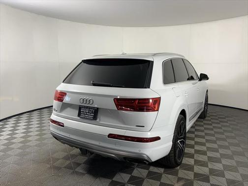 2019 Audi Q7 45 Premium Plus
