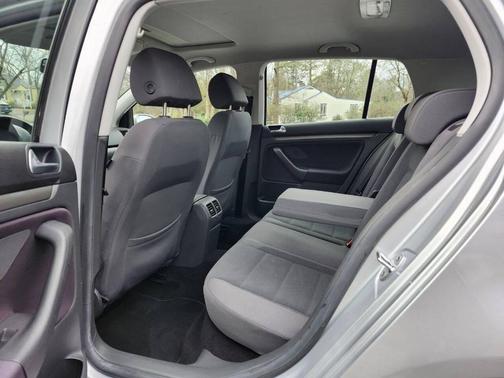 2006 Volkswagen Rabbit Base