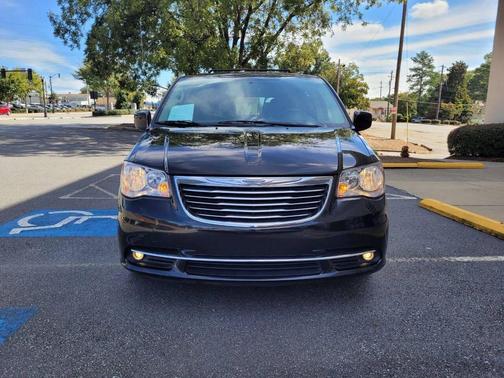 2016 Chrysler Town & Country Touring