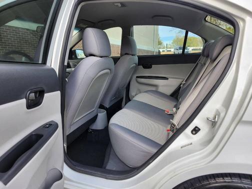 2011 Hyundai Accent SE