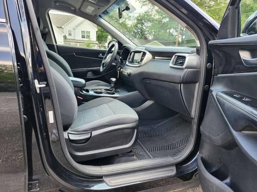 Ebony Black 2019 Kia Sorento L