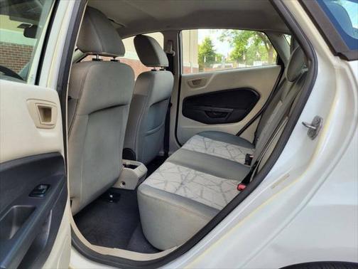 2012 Ford Fiesta SE 4dr Sedan