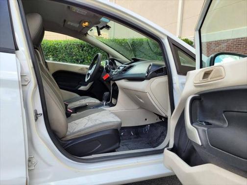 2012 Ford Fiesta SE 4dr Sedan