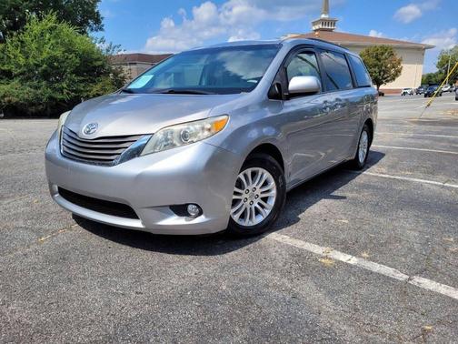 2014 Toyota Sienna XLE