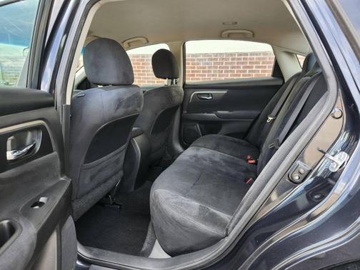 Blue 2015 Nissan Altima 2.5 SV