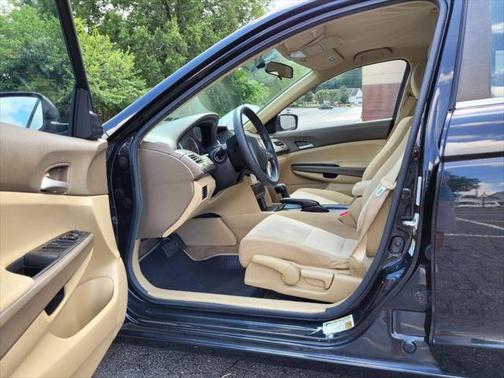 2010 Honda Accord LX 4dr Sedan 5A