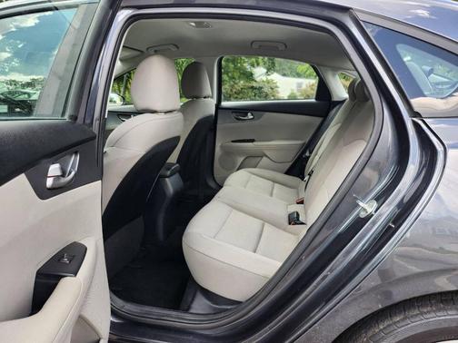 Gray 2019 Kia Forte LXS 4dr Sedan