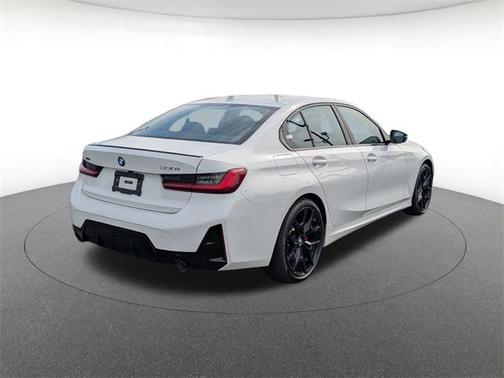 2025 BMW 330 i xDrive