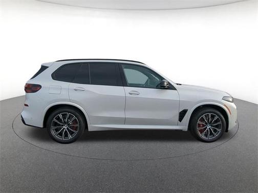 2025 BMW X5 M60i