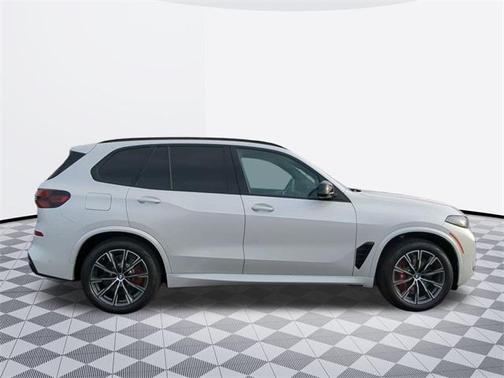 2025 BMW X5 M60i
