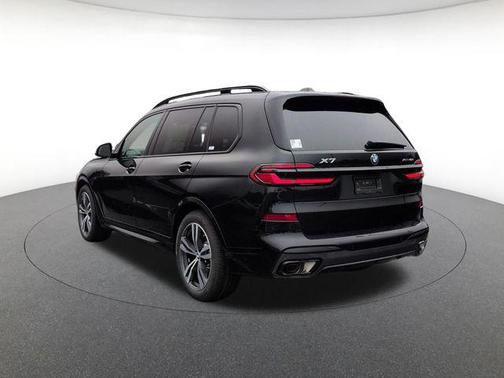 Black Sapphire Metallic 2027 BMW X7 xDrive40i